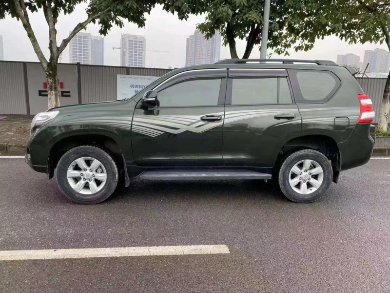 重庆17年丰田普拉多3