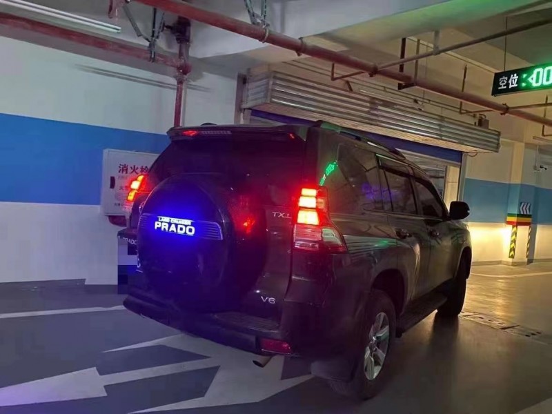 重庆17年丰田普拉多8