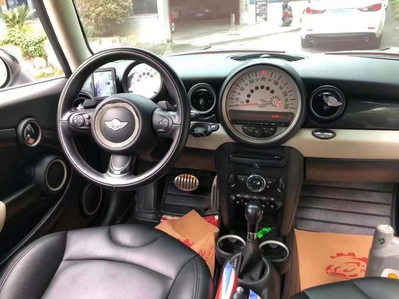 天津12年寶馬MINI5