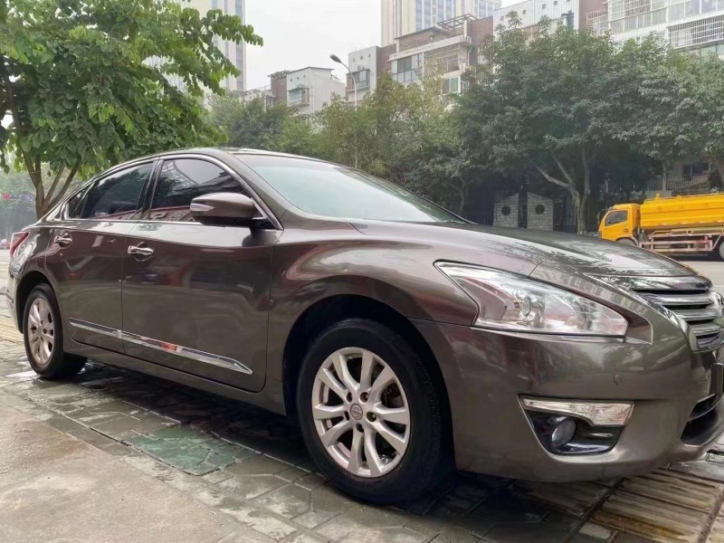 成都14年日產天籟2