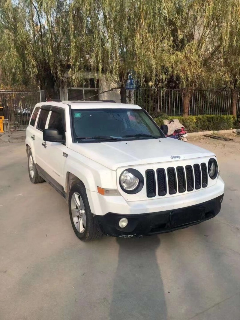 泰安12年Jeep自由客6