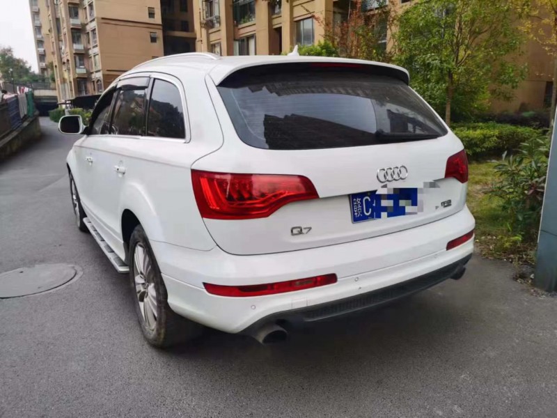 吉安13年奧迪Q77