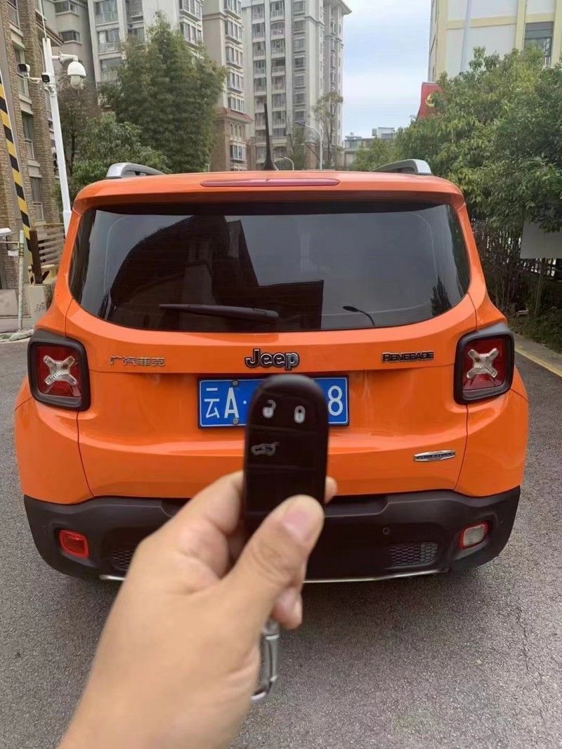 昆明16年Jeep自由俠8