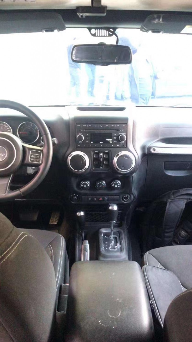鄭州16年Jeep牧馬人4