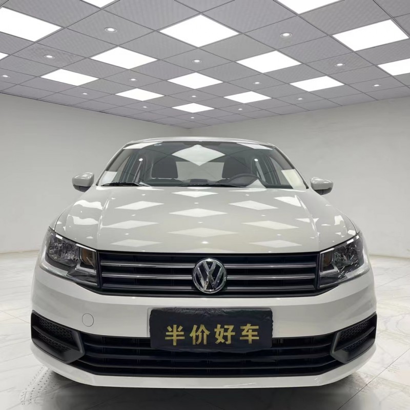 成都21年大眾桑塔納1