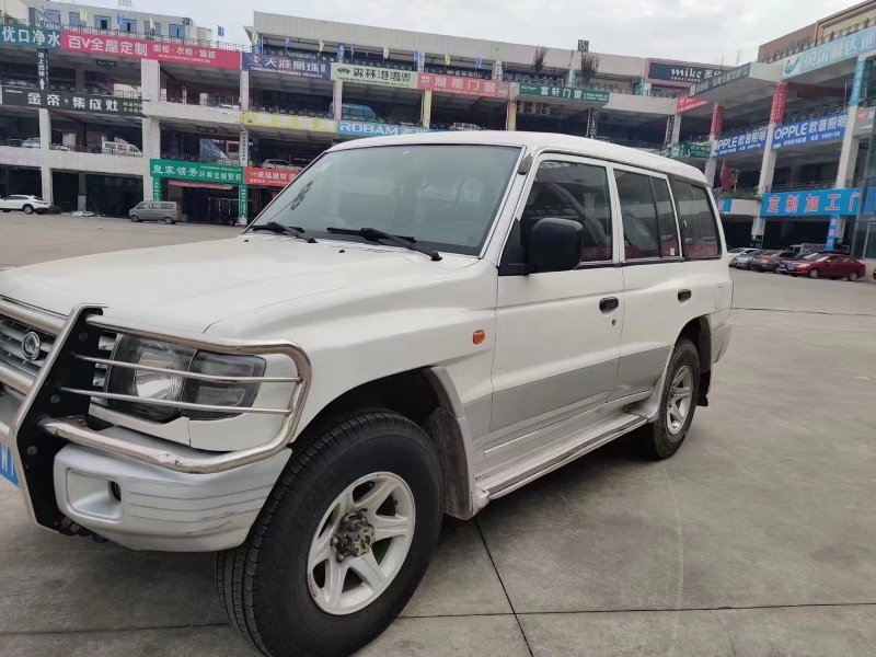 重慶15年獵豹汽車黑金剛5