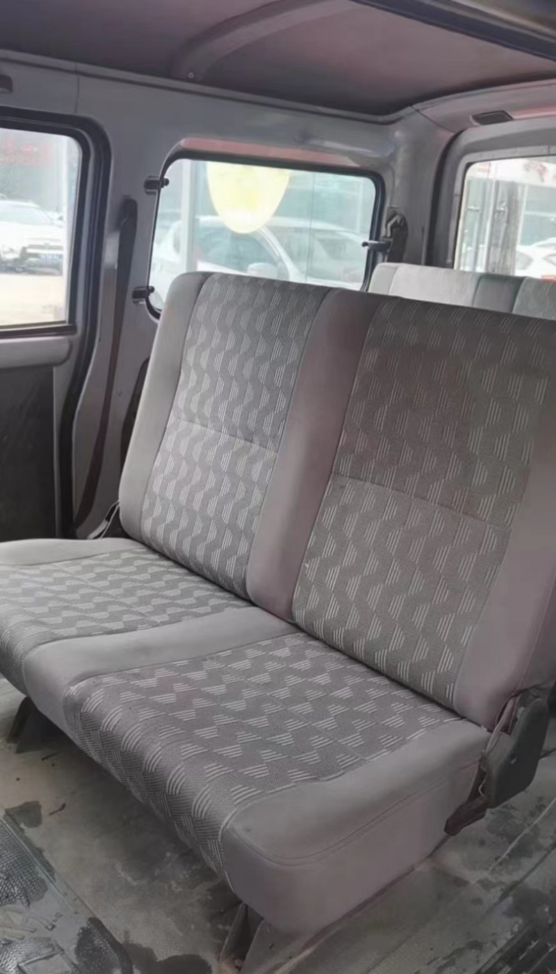 武漢14年五菱汽車榮光5