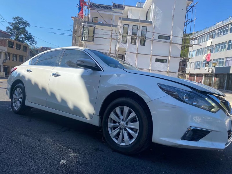 湖州17年日產天籟2