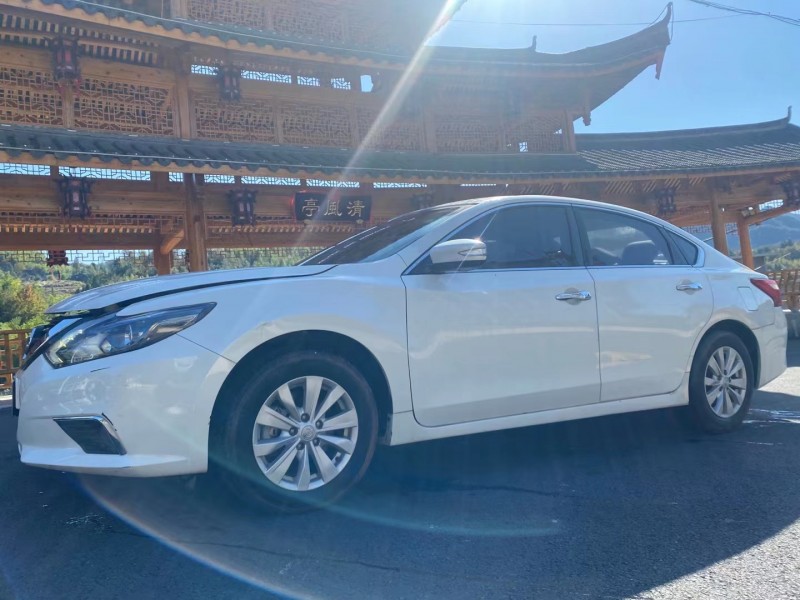 湖州17年日產天籟3