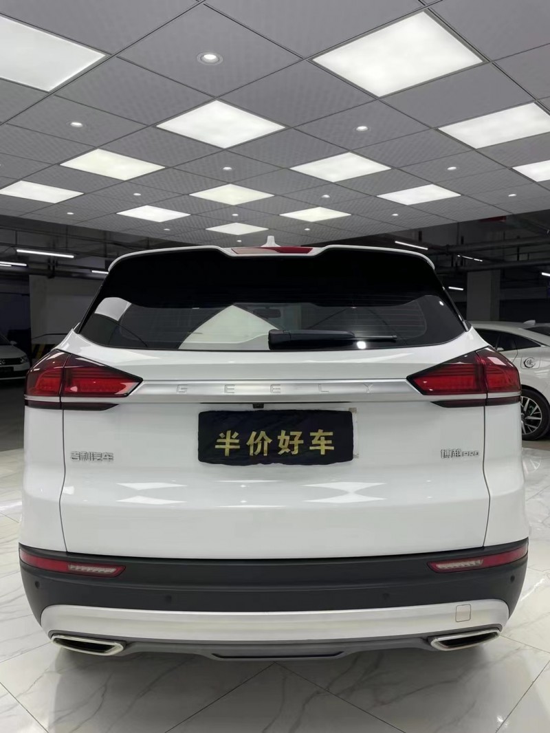 成都21年吉利博越5