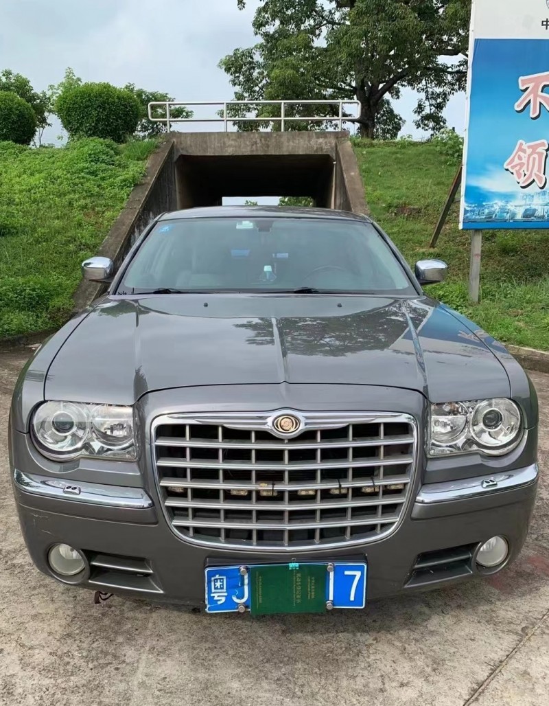 珠海09年克萊斯勒300C9