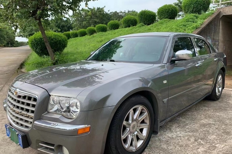 珠海09年克萊斯勒300C8