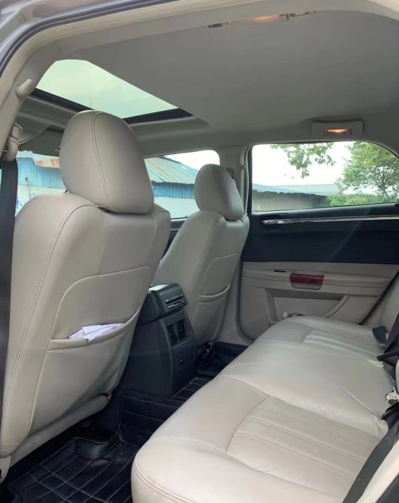 珠海09年克萊斯勒300C4