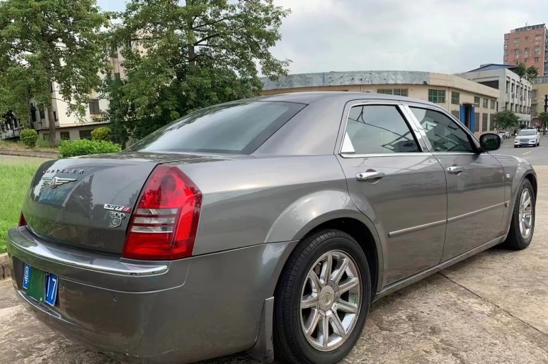 珠海09年克萊斯勒300C1