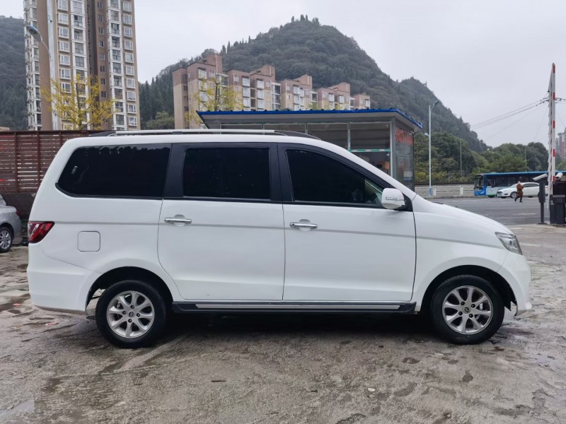 安順17年力帆汽車樂途4