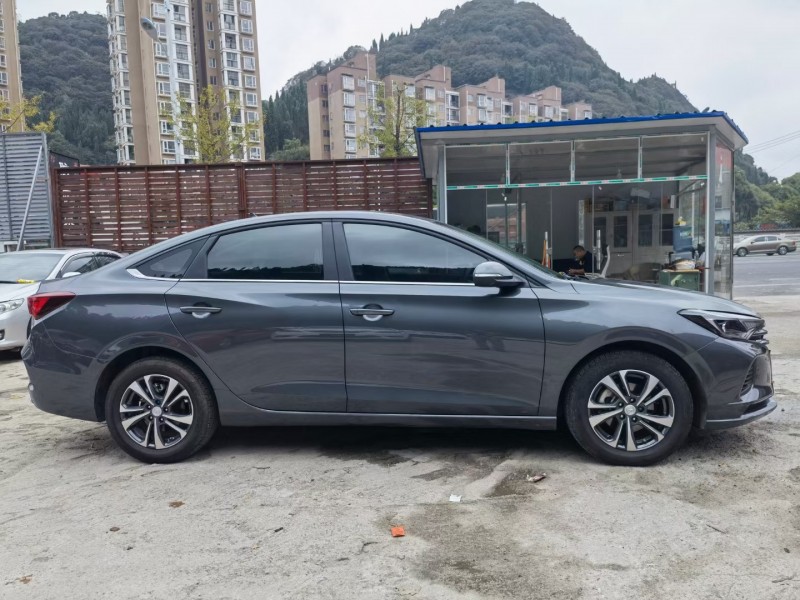 安順21年長安汽車逸動4