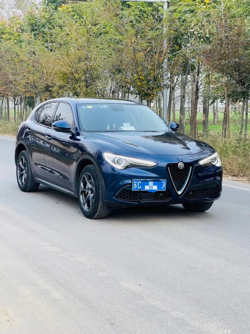 徐州17年阿爾法·羅密歐Stelvio2