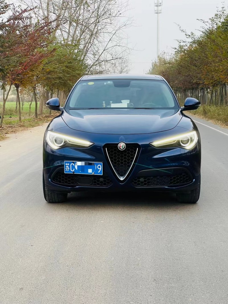 徐州17年阿爾法·羅密歐Stelvio1