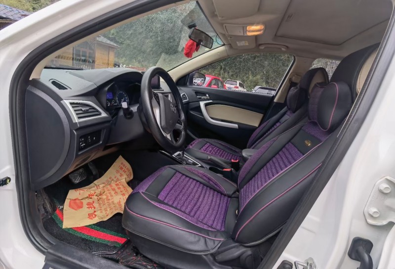 安順17年長安汽車悅翔V77