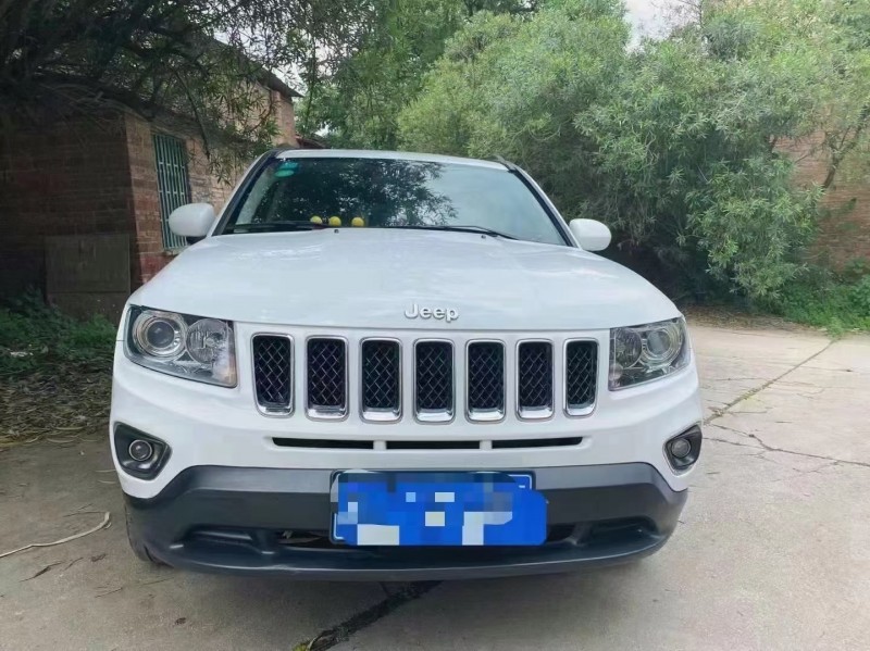 安順15年Jeep指南者1