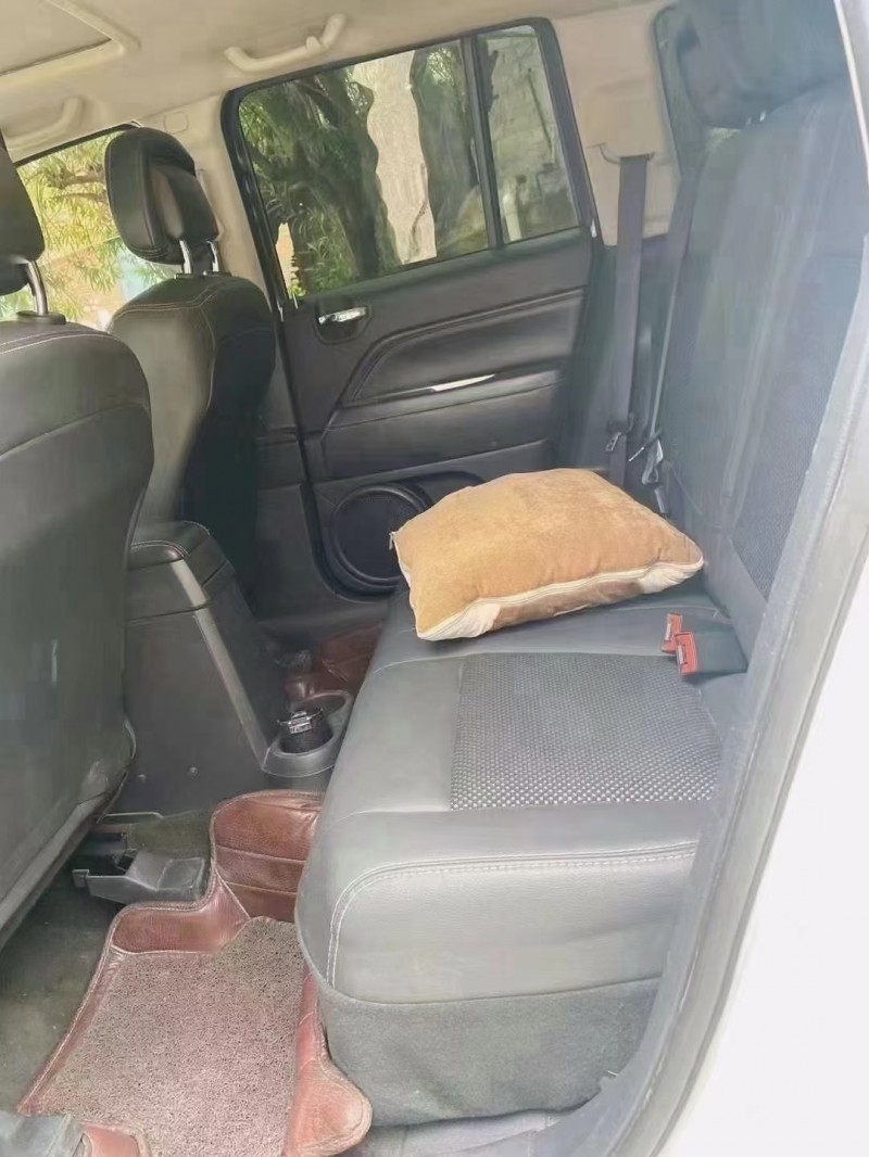 安順15年Jeep指南者6