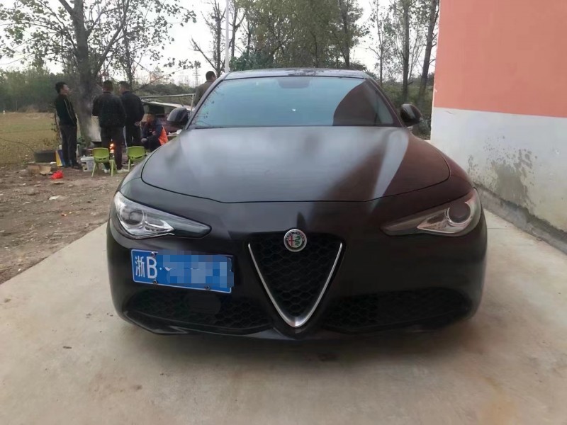 安陽17年阿爾法·羅密歐Giulia1