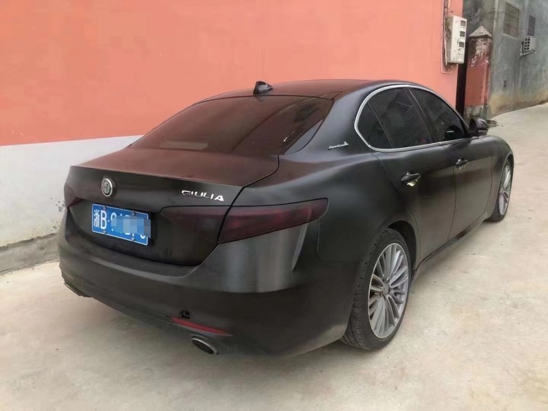 安陽17年阿爾法·羅密歐Giulia7