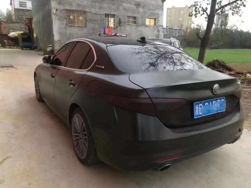 安陽17年阿爾法·羅密歐Giulia8