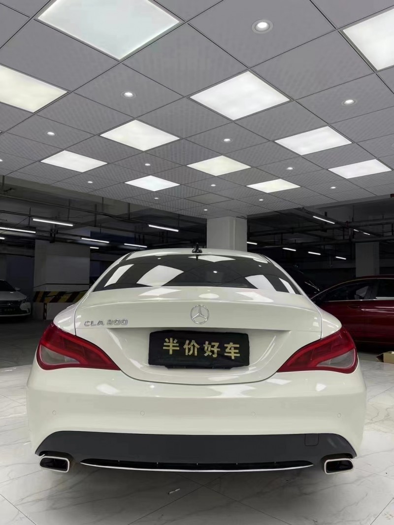成都16年奔馳CLA5