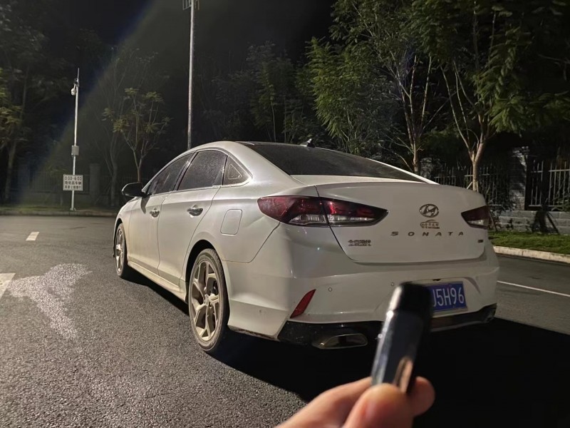 南寧17年現代索納塔九2
