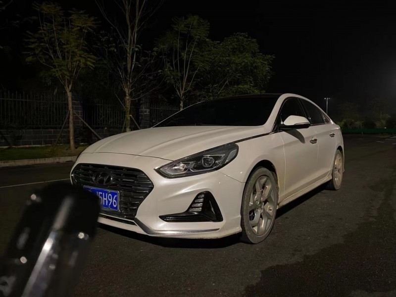南寧17年現代索納塔九3