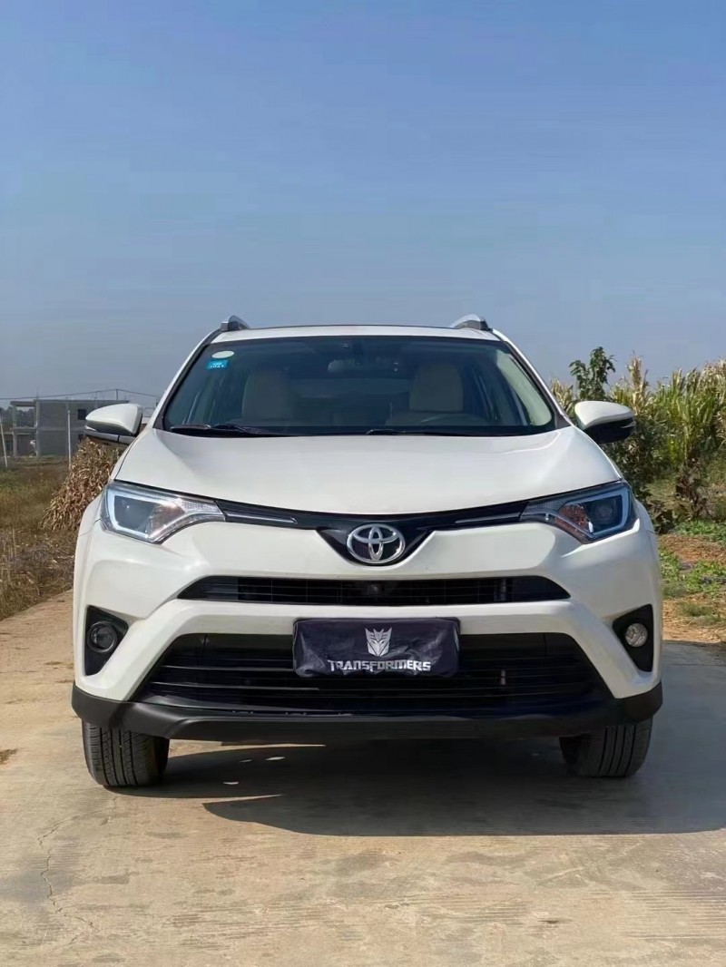 昆明16年豐田RAV4榮放9
