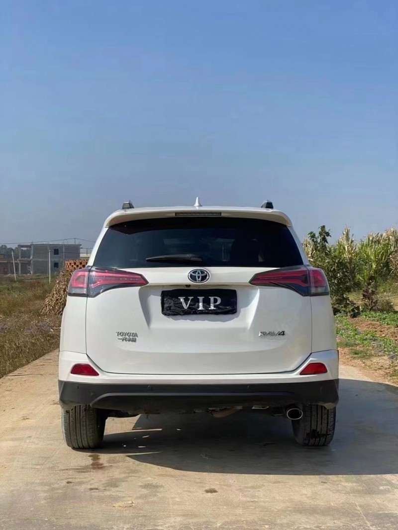昆明16年豐田RAV4榮放8