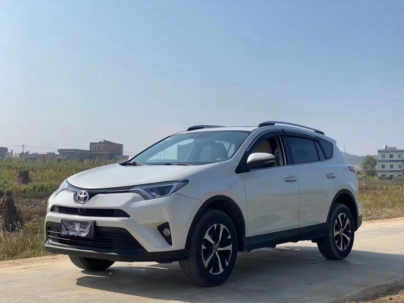 昆明16年豐田RAV4榮放7