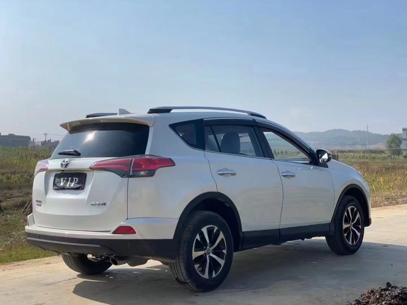 昆明16年豐田RAV4榮放4