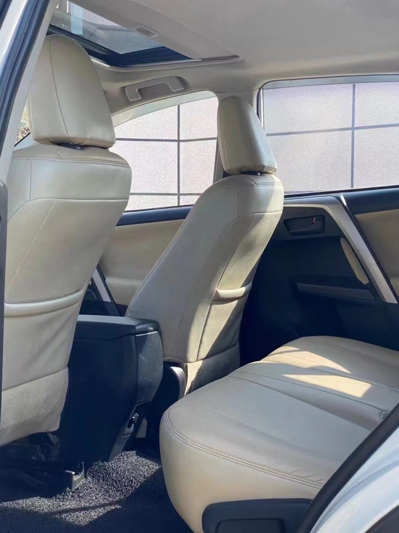 昆明16年豐田RAV4榮放1