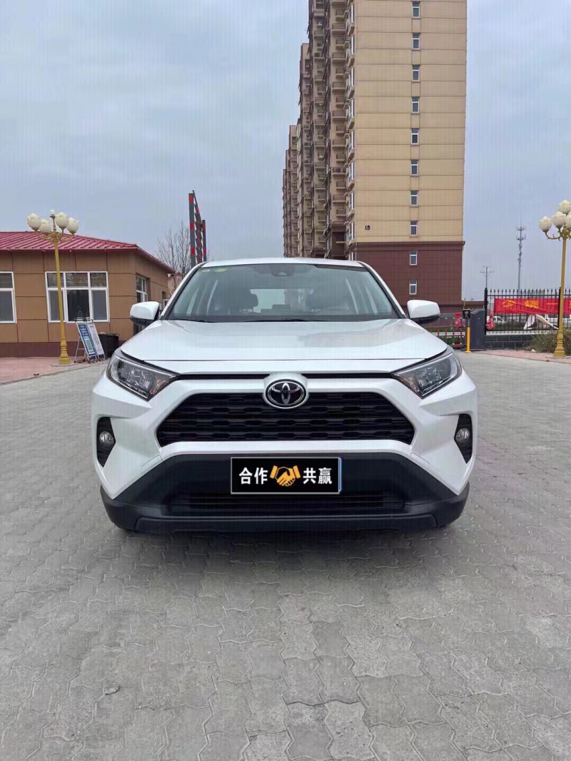 滄州21年豐田RAV4榮放1