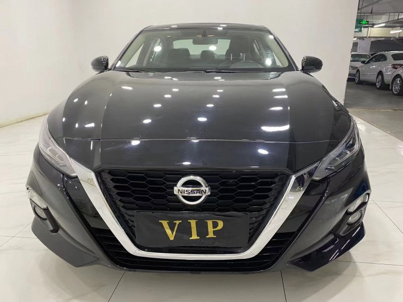 成都19年日產天籟1