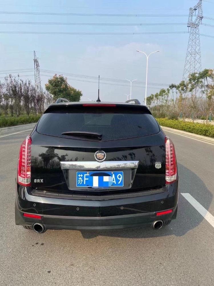 阜陽10年凱迪拉克SRX8