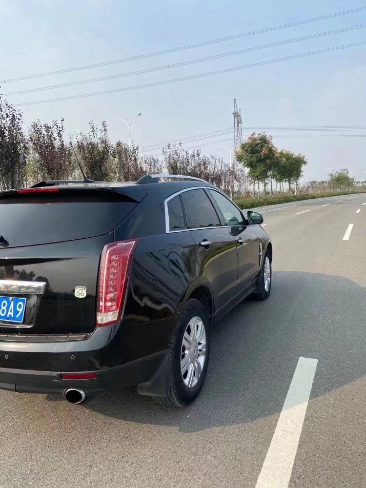 阜陽10年凱迪拉克SRX3