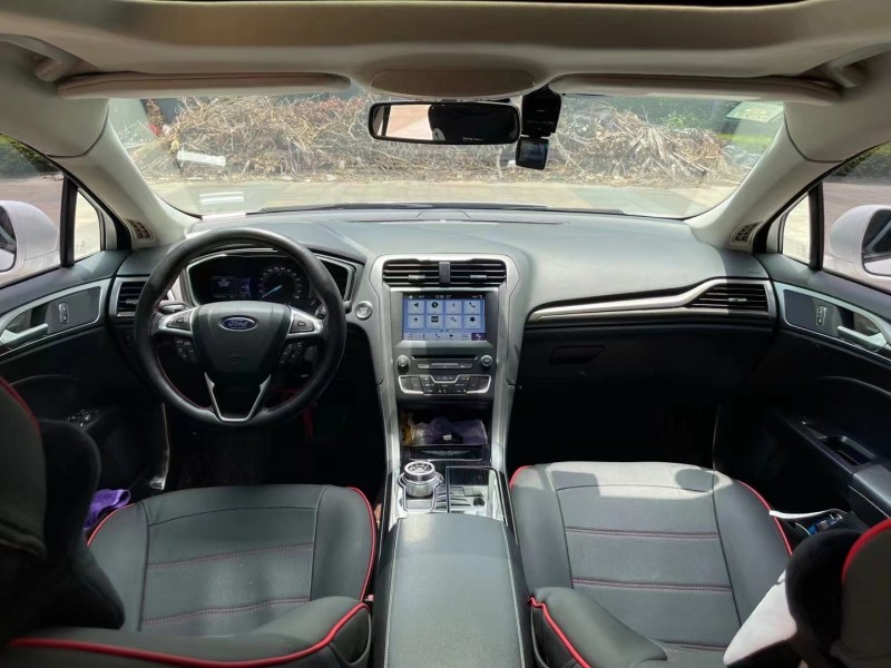 中山17年福特蒙迪欧8