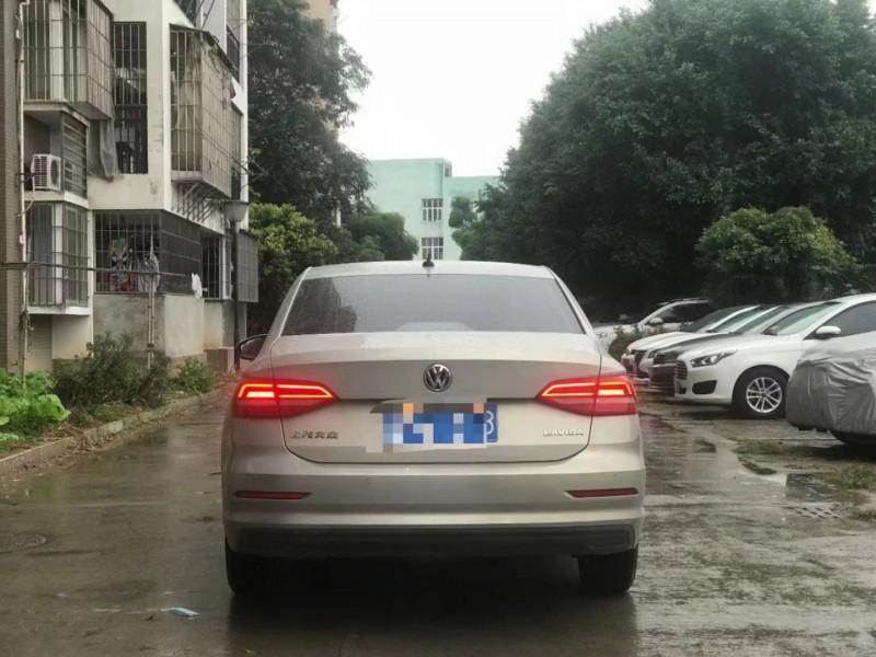 廈門20年大眾朗逸8