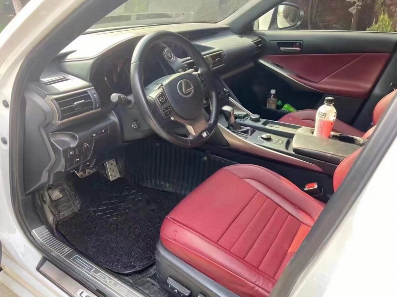 淄博18年雷克萨斯IS4