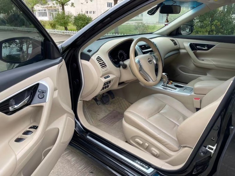 鹽城17年日產天籟4