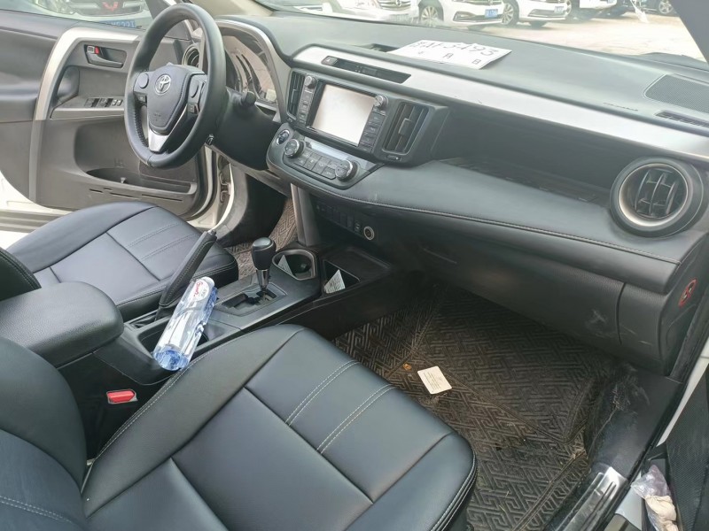上饒18年豐田RAV43
