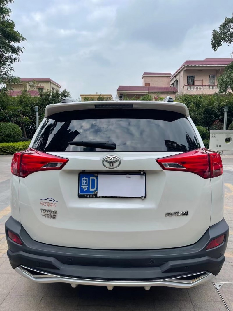 中山16年豐田RAV42