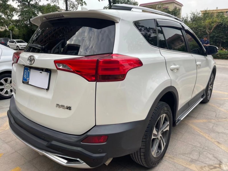 中山16年豐田RAV46
