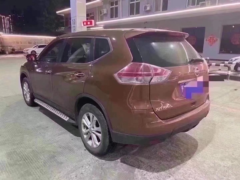 煙臺15年日產奇駿1