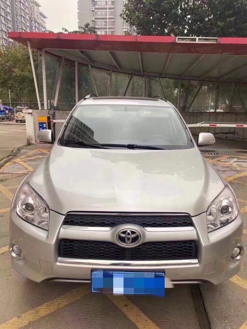 青島12年豐田RAV49