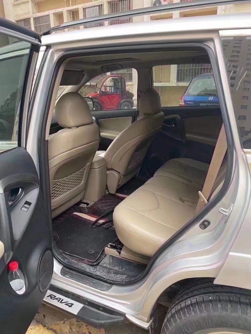 青島12年豐田RAV45